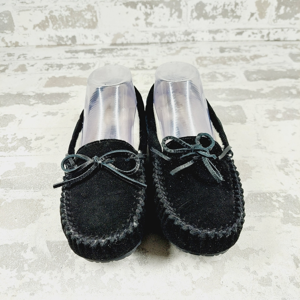 New Minnetonka Black Suede Slip On Lace Top Fur Lining Casual Flat Loafers E56 - Picture 3 of 11